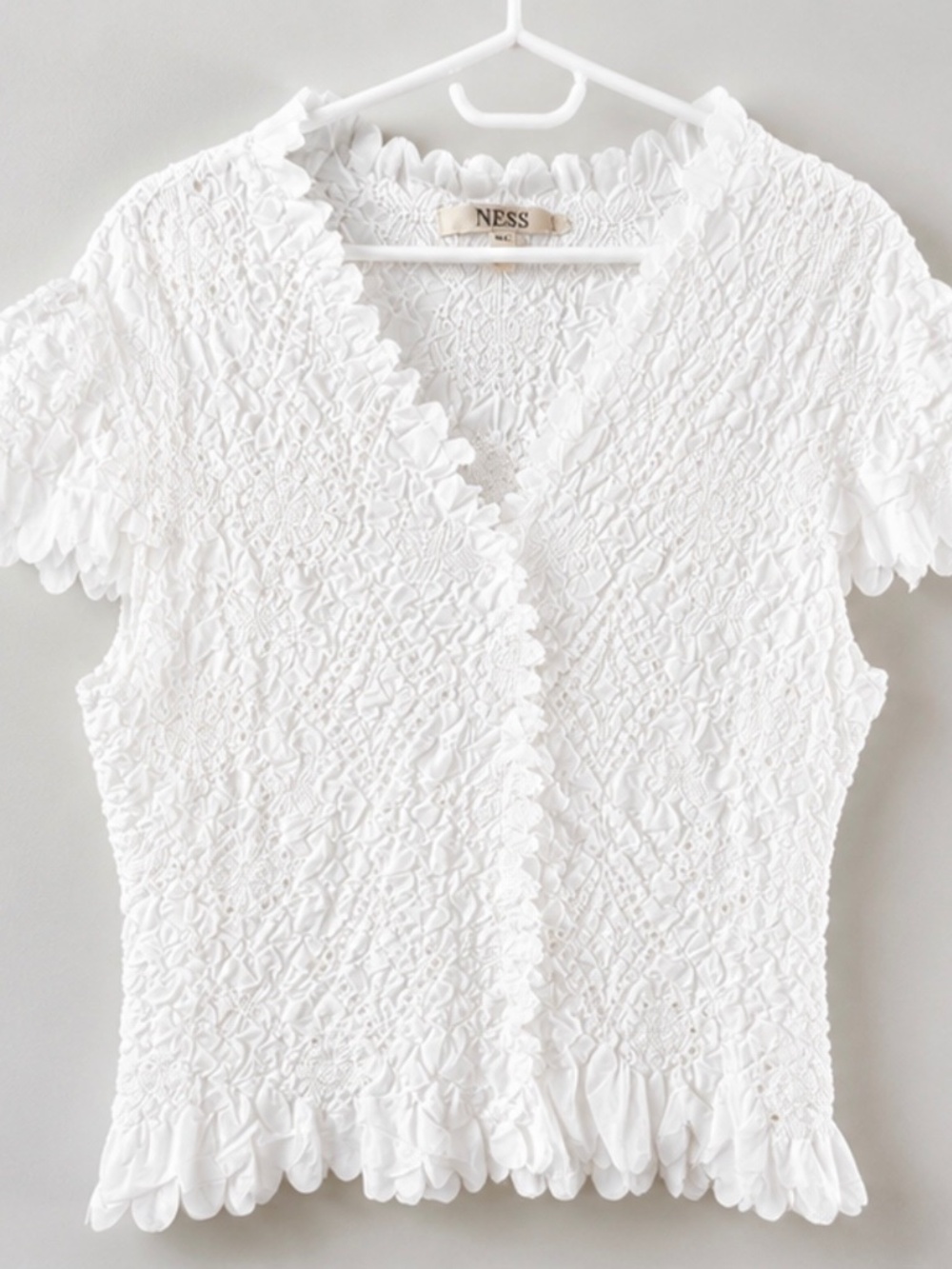 NESS Women’s XL White Textured Ruffle Blouse V-Neck Short Sleeve Relaxed Fit